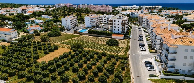 Apartamento T2 à venda no Caminho do Pinhal, 13