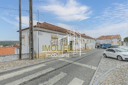 Moradia independente à venda na Rua São João de Deus s/n