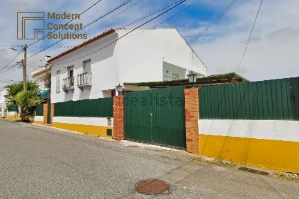 Moradia em banda à venda em Bacelo e Senhora da Saúde