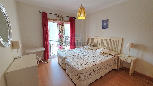 Apartamento T2 à venda na Rua Osvaldo Dias, 4