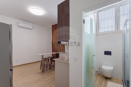 Apartamento T0 à venda na Rua António Feu