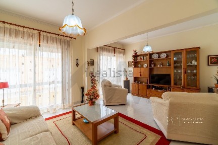 Apartamento T6 à venda na Rua da Armada s/n