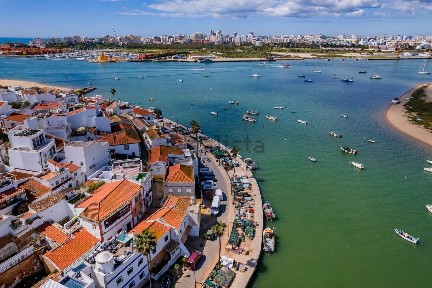 Apartamento T2 à venda na Rua Marechal Carmona, 31