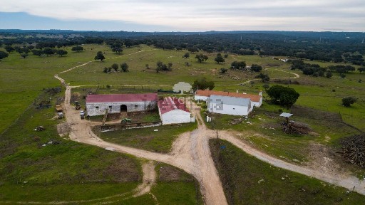 Quinta à venda em Viana do Alentejo