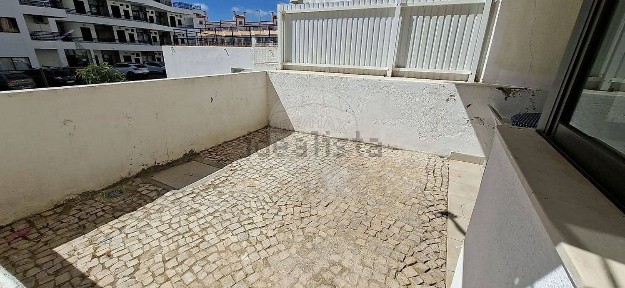 Apartamento T1 à venda na Rua Almeida Garrett