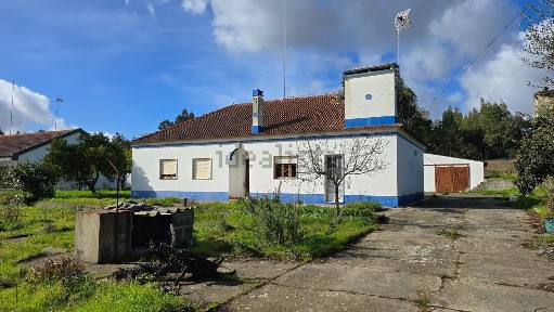 Quinta à venda em Casarões