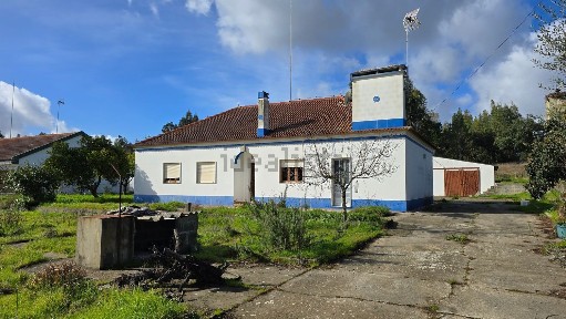 Cortiçadas de Lavre, Casarões