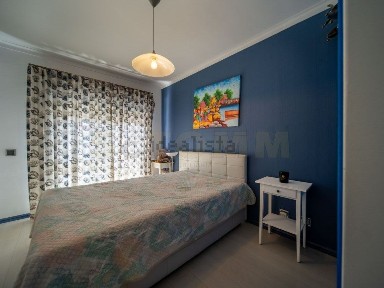 Apartamento T3 à venda na Estrada de Quelfes