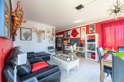Apartamento T2 à venda na Avenida Francisco Sá Carneiro s/n