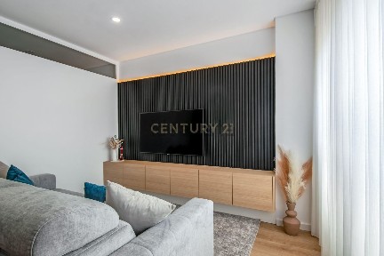 Apartamento T0 à venda na Avenida General Humberto Delgado, 58