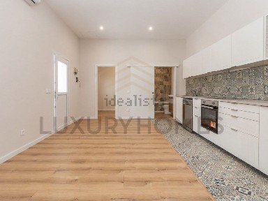 Apartamento T2 à venda na Rua do Pinheiro