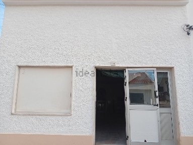 Moradia em banda à venda na Avenida 25 de Abril, 46