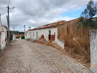 Moradia geminada à venda na Rua de Montoito s/n