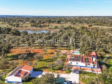 Monte alentejano à venda em Pavia