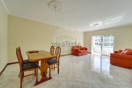 Apartamento T2 à venda na Rua do Estádio, 4