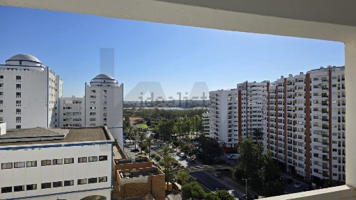 Apartamento T1 à venda na Avenida das Comunidades Lusíadas s/n