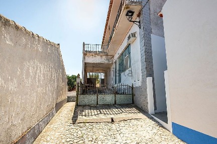 Moradia independente à venda em São Bartolomeu do Outeiro