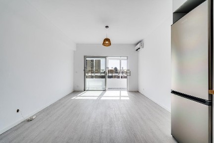 Apartamento T1 à venda na Rua Engenheiro Francisco Bívar, 207