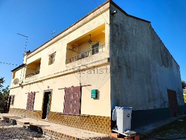 Moradia independente à venda em Santiago Maior