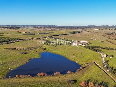 Herdade à venda em Évora