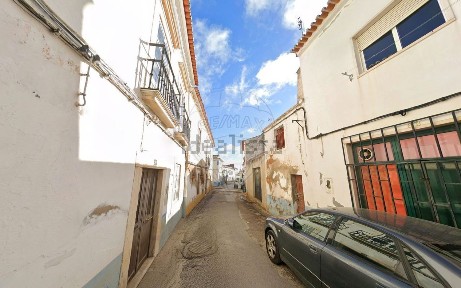 Moradia independente à venda em São Bartolomeu