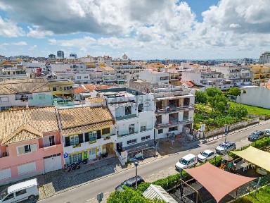 Apartamento T1 à venda na Rua da Azinheira