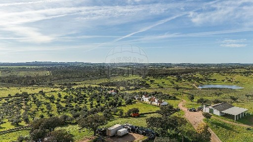 Quinta à venda em Santiago Maior