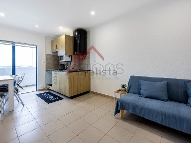 Apartamento T1 à venda na Avenida das Comunidades Lusíadas