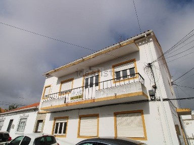 Andar de moradia à venda em Bacelo e Senhora da Saúde