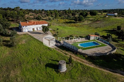 Moradia independente à venda em Cabeção
