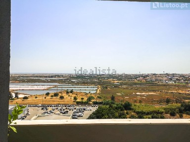 Apartamento T3 à venda na Avenida Dr. Gordinho Moreira