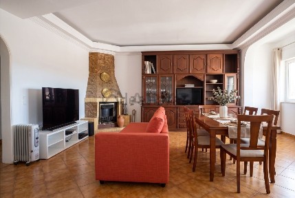 Apartamento T2 à venda na Rua Antonio Sergio, 10