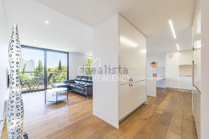 Apartamento T2 à venda no Centro de Olhos de Água
