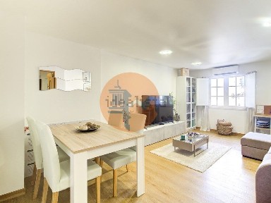 Apartamento T2 à venda na Avenida dos Bombeiros, 38