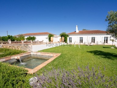 Quinta à venda em Évora
