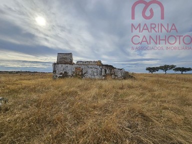 Moradia independente à venda em Reguengos de Monsaraz
