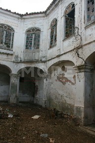 Moradia independente à venda em São Bartolomeu