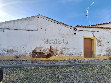 Moradia geminada à venda na Rua Eduardo Brazão, 1