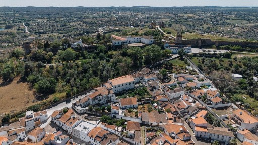Moradia independente à venda na Rua Condessa de Valença, 16 -18
