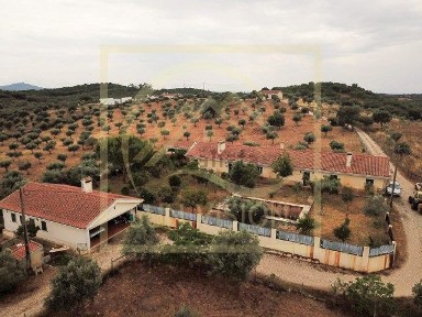 Moradia independente à venda em Estremoz