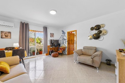 Apartamento T2 à venda na Urbanização Fazenda Grande