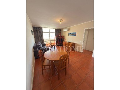 Apartamento T1 à venda na Avenida Tomás Cabreira