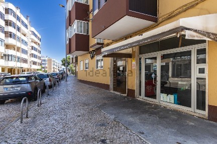 Cafetaria, snack bar para trespasse na Rua dos Eucaliptos, 5