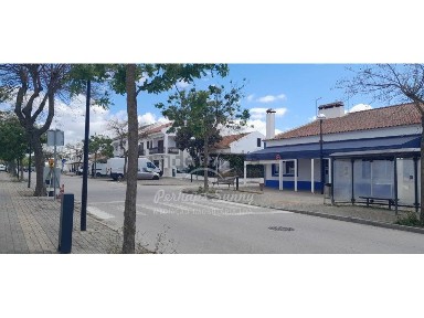 Arrendamento de espaço comercial na Carvalhal - Pego