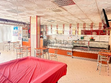 Arrendamento de espaço comercial na Rua Mirabelém, 9
