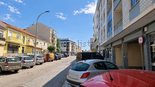 Arrendamento de espaço comercial na Arangues - Pinheirinhos