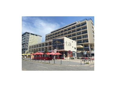 Arrendamento de espaço comercial na Avenida General Humberto Delgado, 35