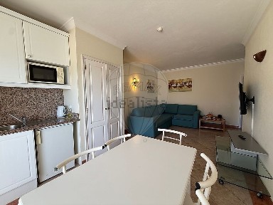 Apartamento T1 à venda na Rua Ramalho Ortigão
