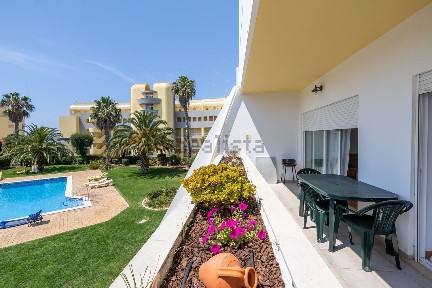 Apartamento T1 à venda na Meia Praia