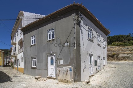 Apartamento T2 à venda na Rua Costa Goodolfim s/n